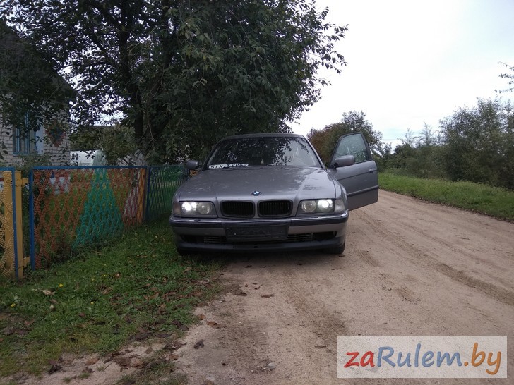 BMW 7- (E38)